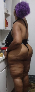 @nakedcougarartist2